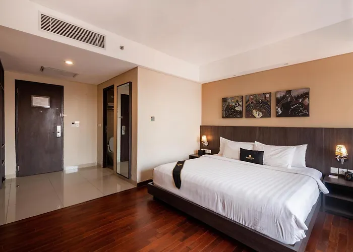 Brits Legian 酒店 4*